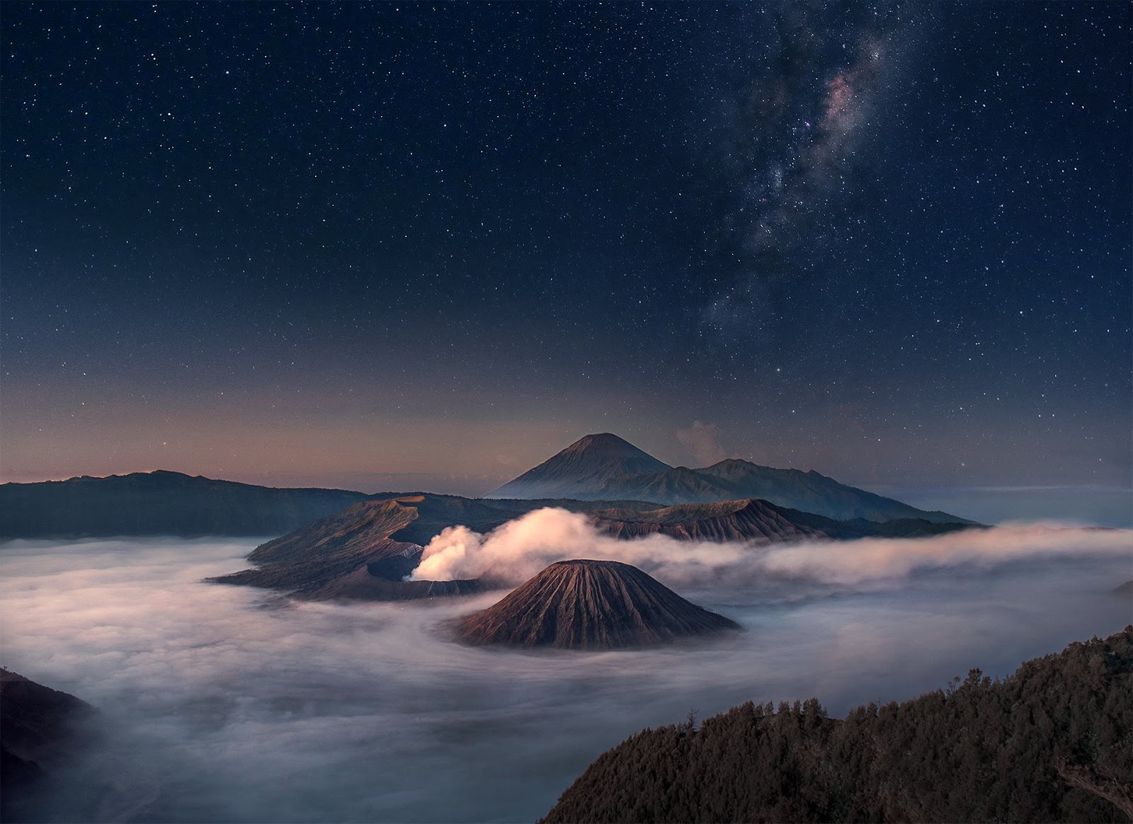 Pemandangan Alam Malam Hari Gunung Bromo | FotoGambar™